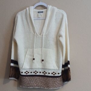EARTHBOUND V-Neck Cream and Brown Sweater With Wooden Tassle